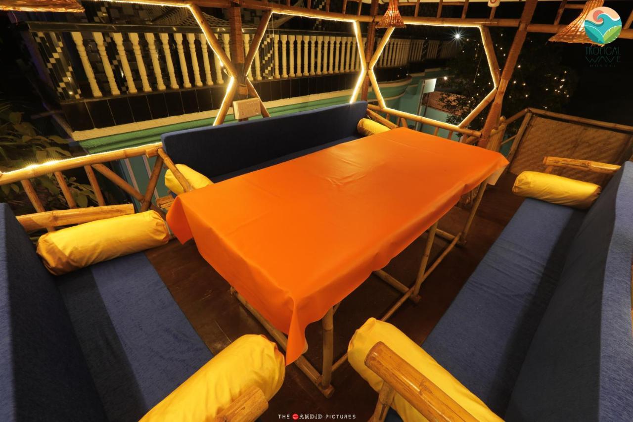 Tropical Wave Hostel Morjim Goa Exterior photo